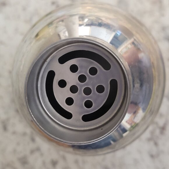 Vintage Stainless Steel 18-8 Cocktail Shaker With Built-In Strainer & Lid - Picture 6 of 10